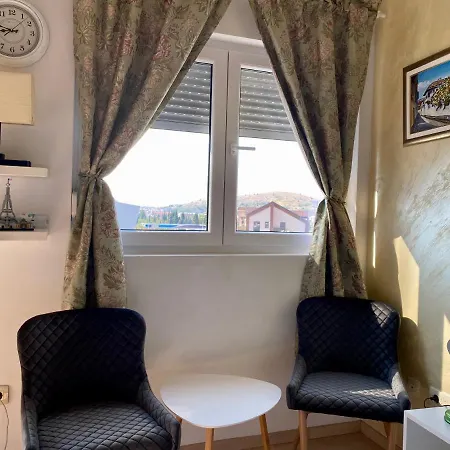 Lägenhet City Apartment Podgorica